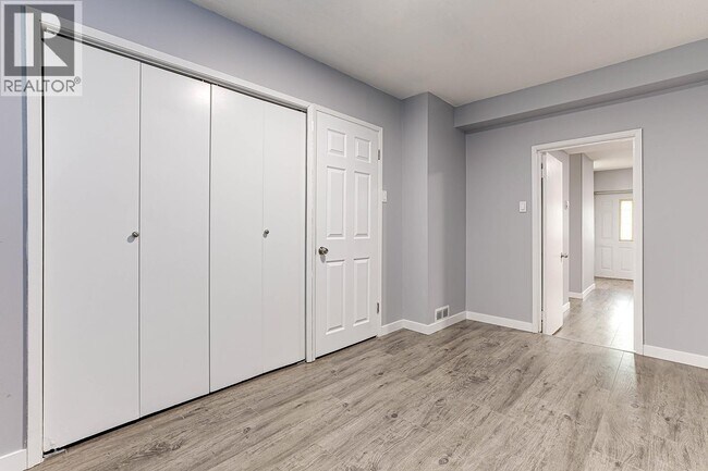 Photo - 811 Duthie Ave