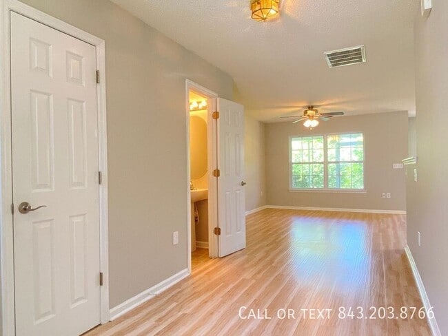 Photo - 1001 Yellow Hawthorn Cir