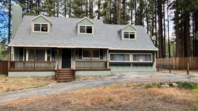 Photo - Furnished rental with large fenced back yard.