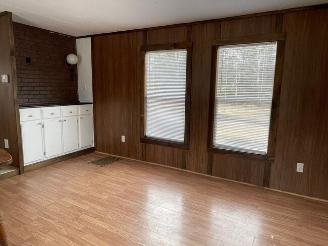 Photo - 2 BDRM 1.5 BA SINGLEWIDE MOBILE HOME IN PARK LOCATED IN ROBBINS