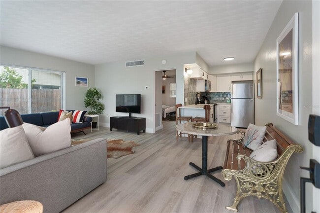 Photo - 974 Tennessee Ln