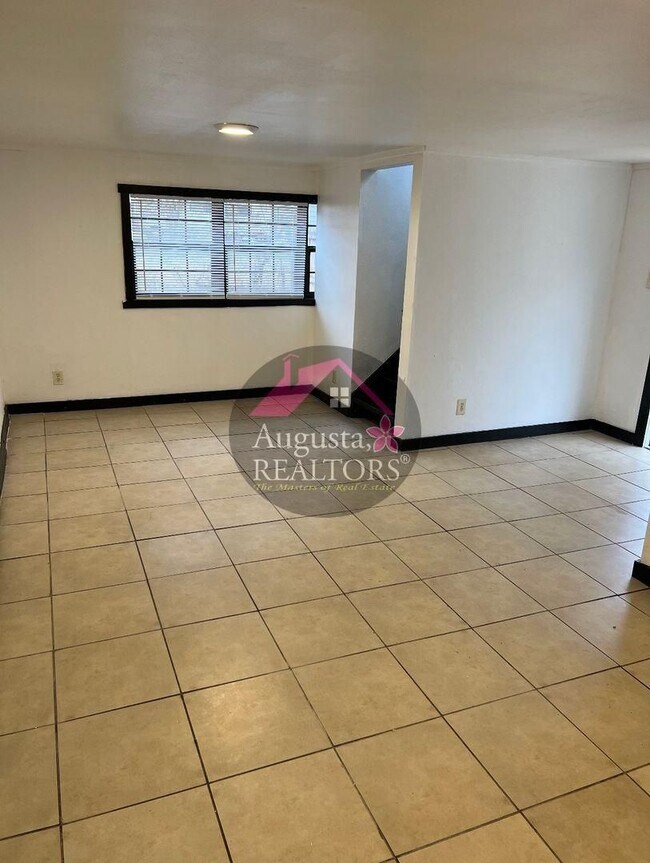 Photo - KC-1209 Bawcom Unidad 1209 Bawcom 1/2