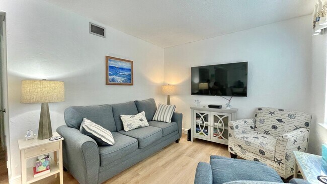 923 22nd Pl Unit 1