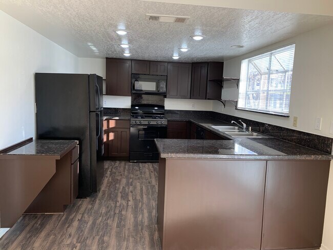 Photo - 5957 Mirror Lake Dr