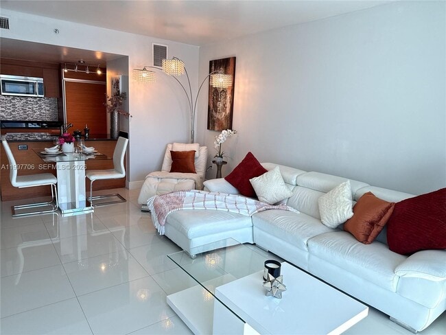 Photo - 50 Biscayne Blvd Unidad 1907