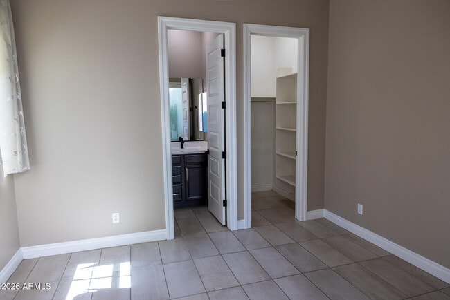 Photo - 2462 E Lovebird Ln