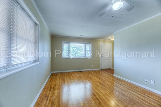 Photo - FOR LEASE | Mid Town | 3 Bed 2 Bath Home $...