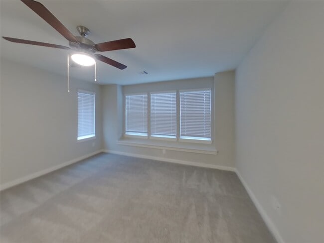 Building Photo - 9835 Willow Creek Commerce Dr Unit 610