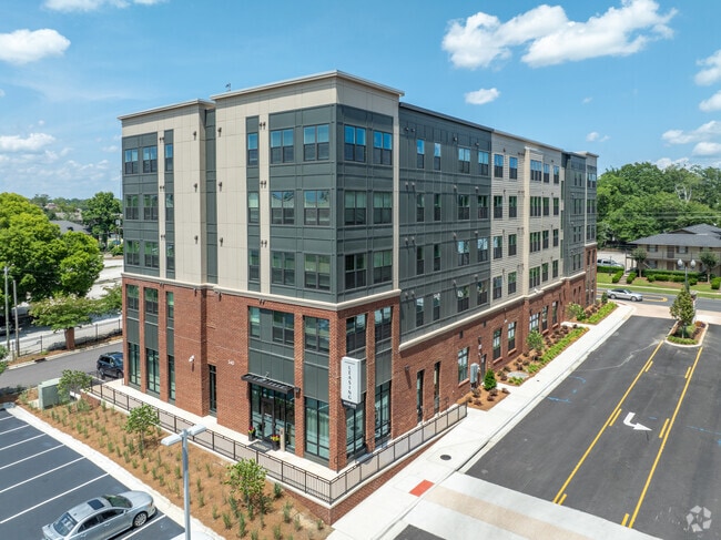 Accolade Auburn