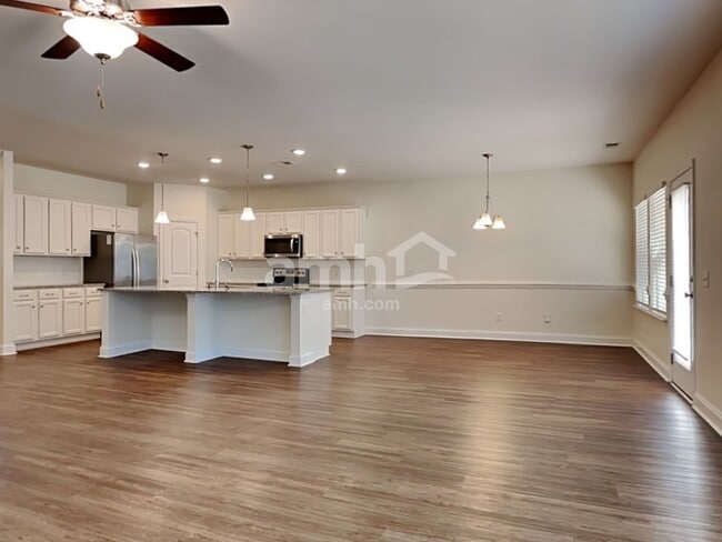 Photo - 104 Stagecoach Ln