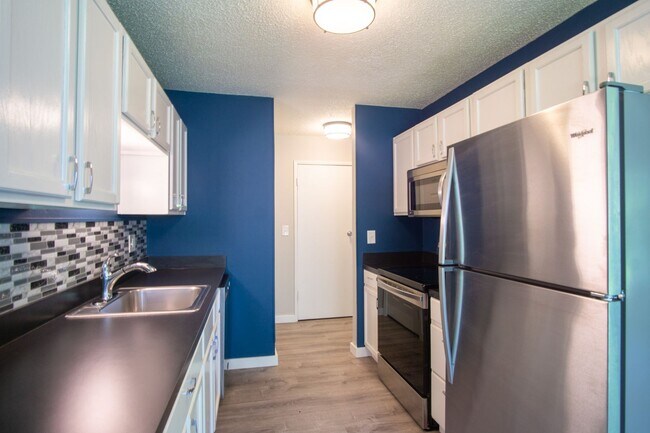 Photo - Close-in SE Spacious 3-Bed + A/C Ready Soon! Unit 4151-1