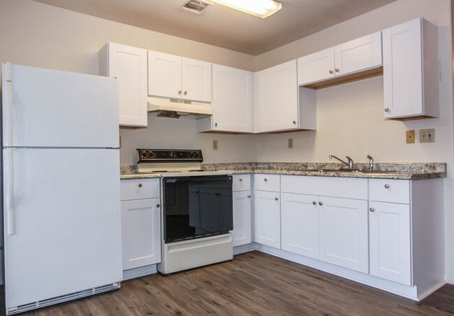 Photo - 8460 E Lakeshore Dr Unit Apt A