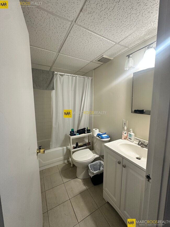 Photo - 1088 Boylston St