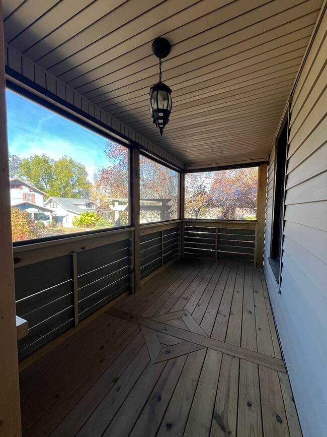 Photo - 3 bed and 2 bath house in downtown Johnson...