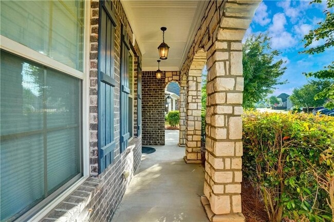 Photo - 633 Leland Pkwy