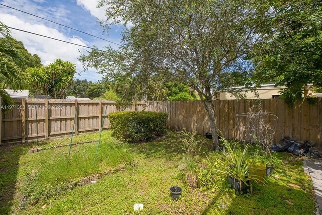 Photo - 619 SW 17th St