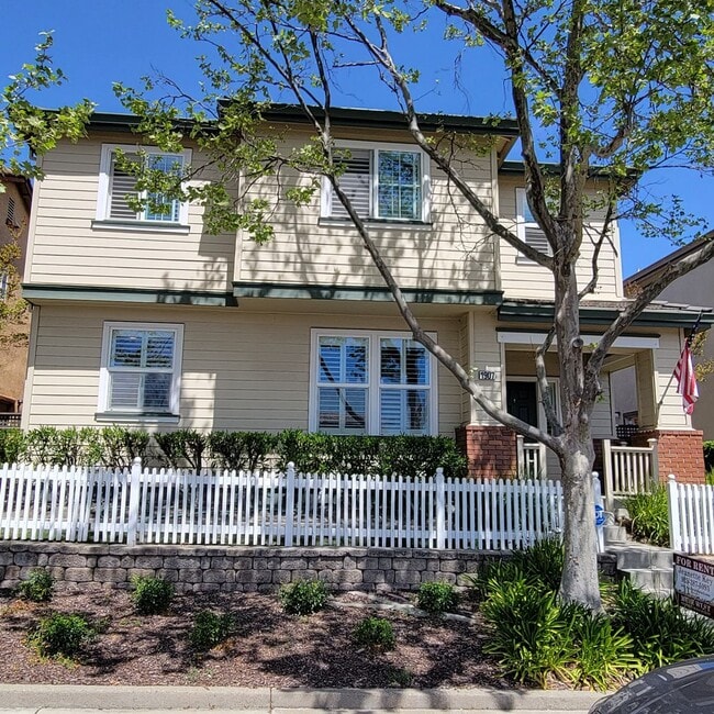 Big Beautifully updated 4-bedroom 2.5 bath... - Big Beautifully updated 4-bedroom 2.5 bath... House