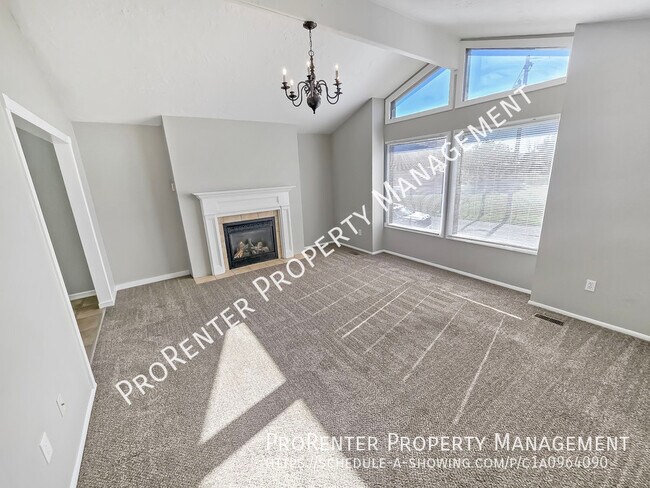 Photo - 929 Wasatch Dr