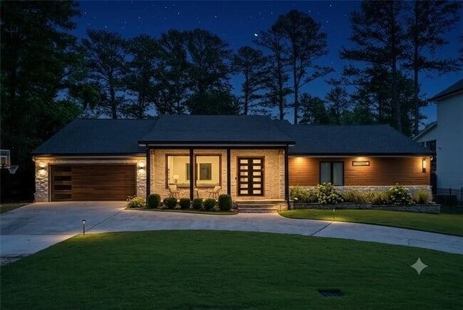 Building Photo - 4130 Lower Roswell Rd
