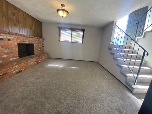 Photo - 2531-2533 E 27th Ave