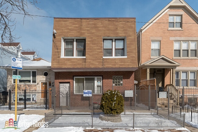 Photo - 3650 W George St Unidad 2R