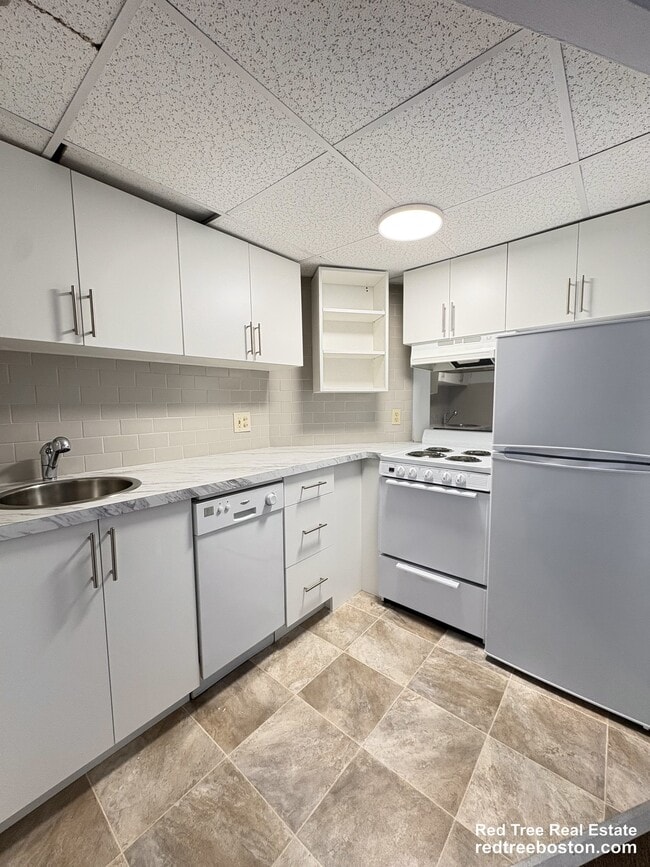 Photo - 475 Commonwealth Ave Unit 606