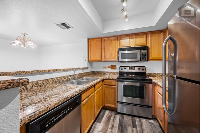 Building Photo - 2Bed/2Bath Condo at Thunderbird Rd/59th Ave! Ready for Immediate Move-In! Unit 2076