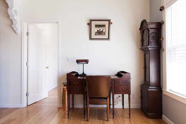 Photo - 152 International Boulevard Unit B