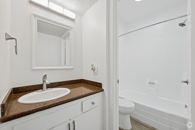 2BR, 2BA - 1200SF - Second Bathroom