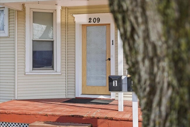 Photo - 209 West Main St