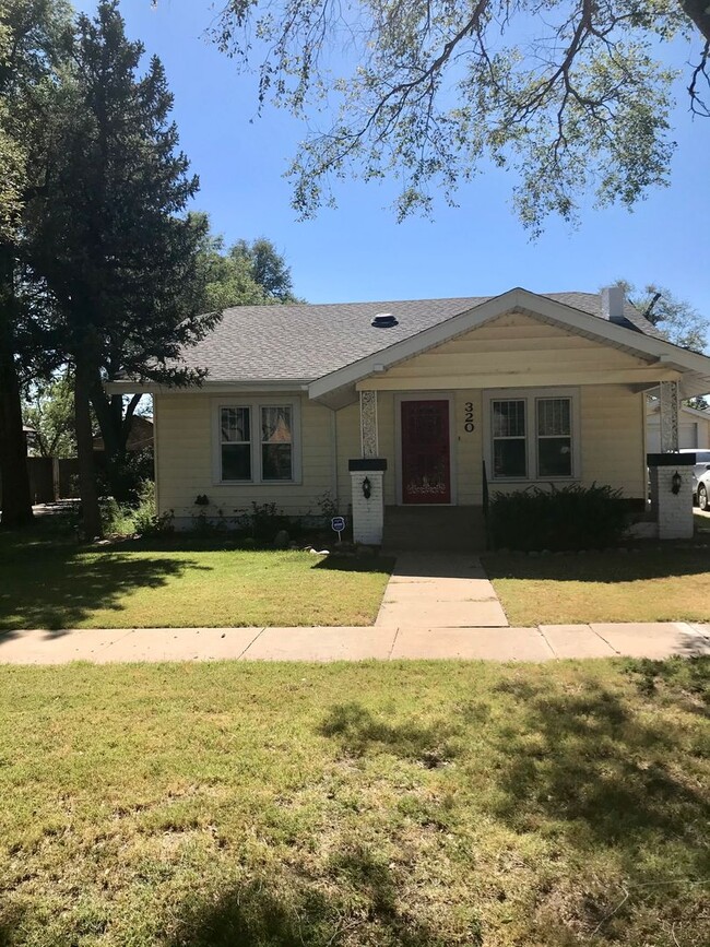 4 Bedroom, 2 Bath in Sunset Terrace! - 4 Bedroom, 2 Bath in Sunset Terrace! House