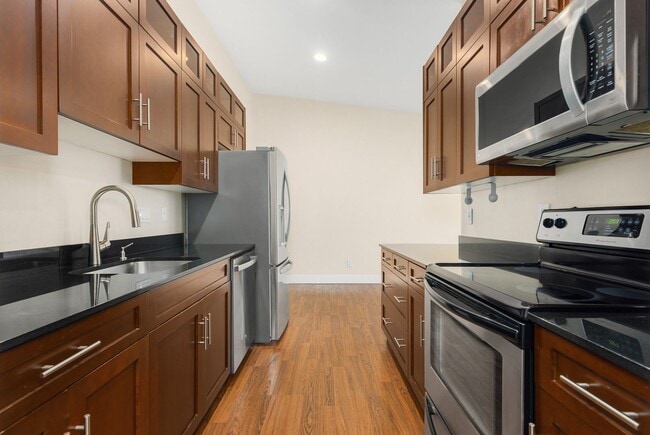 Photo - Welcoming Top Floor 1 Bedroom Condo - Gated Community with Parking