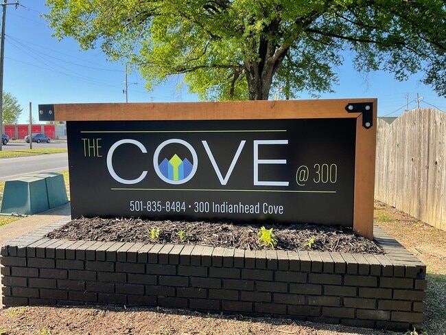 The Cove at 300 - The Cove at 300 Apartments