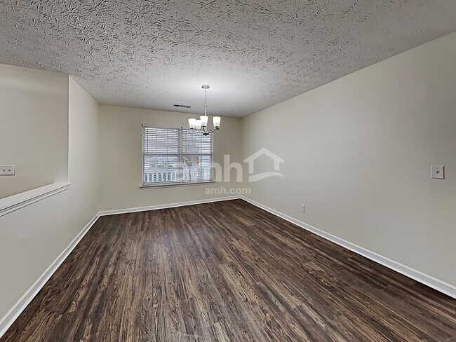 Photo - 802 Crested View Cir