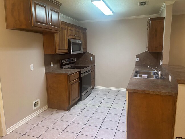 Photo - 8315 Garrett Dr