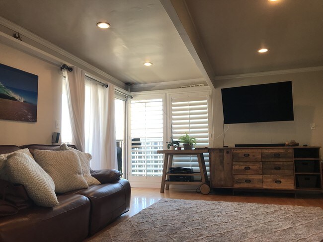 Photo - 452 Rosecrans Ave Unit A