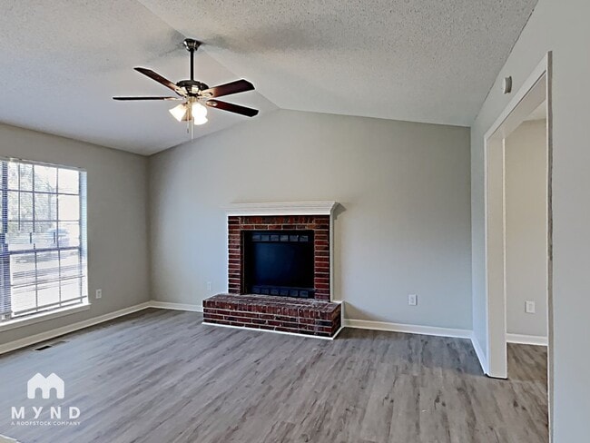 Photo - 2708 Laburnum Dr