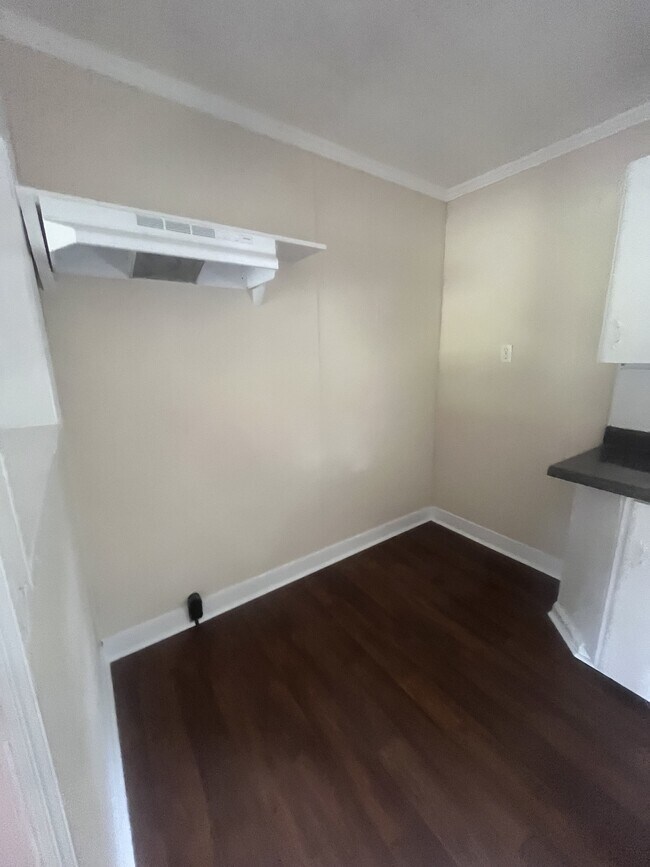 Photo - 207 State St