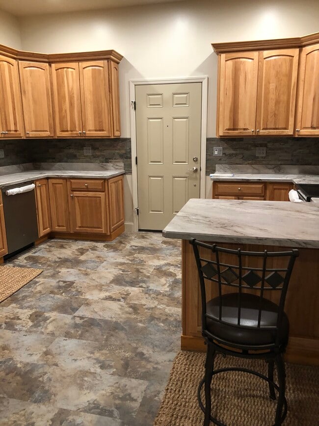 Building Photo - 914 Morgantown Ave Unit 914 Apartment #1