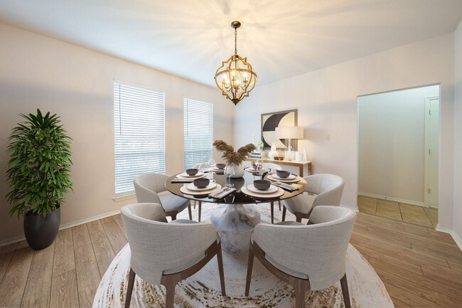 Photo - FREE RENT!!!  WE'RE OFFERING A MOVE IN SPE...
