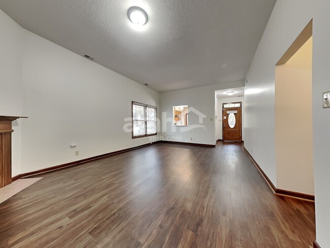 Photo - 9940 Wellcroft Ln