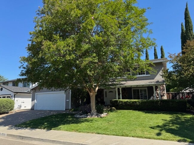 Gorgeous 2 story 5 bedroom home w/pool in ... - Gorgeous 2 story 5 bedroom home w/pool in ...