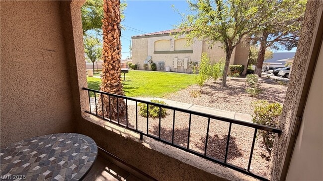 Building Photo - 7885 W Flamingo Rd Unit 1131