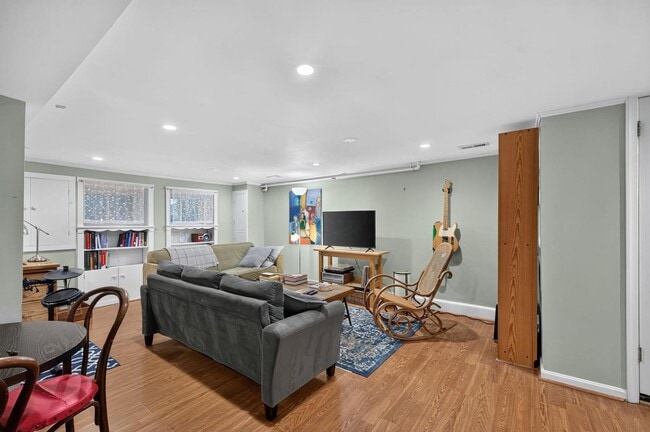 Photo - 4715 Piney Branch Rd NW Unidad A