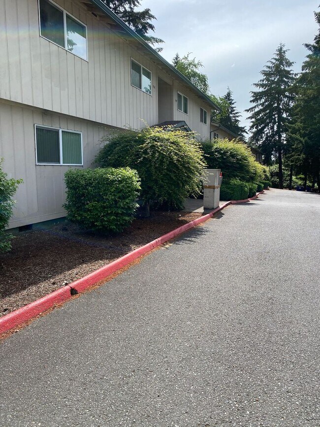 SkyNat Apartments - 122nd Avenue