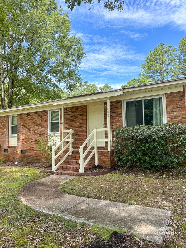 Building Photo - 408 Spring Hill Rd