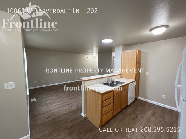 Photo - 10063 W Garverdale Ln Unit 202