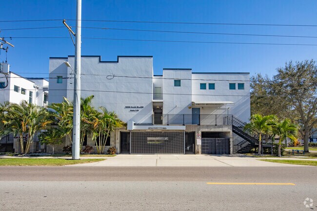 5008 S Macdill Ave Tampa, FL, 33611 - MacDill Landings