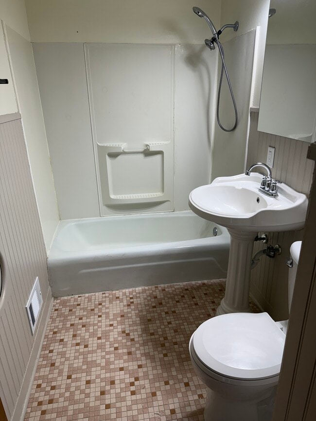 Photo - 1502-1504 Douglas Ct Unit 1504