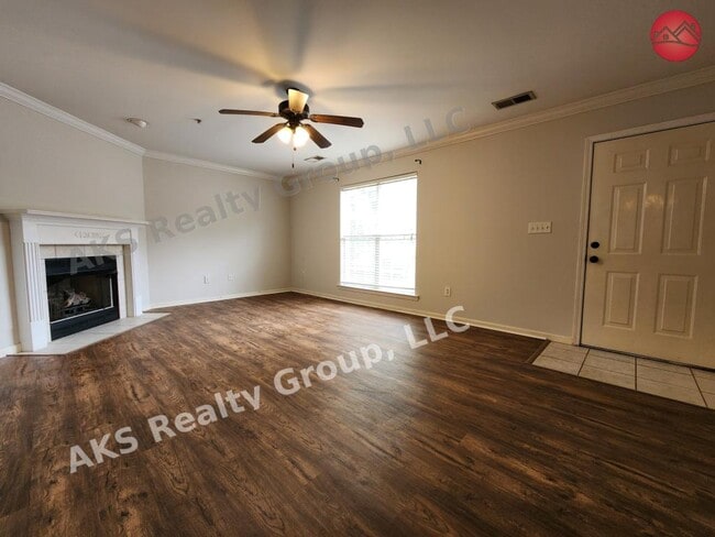 Photo - 1090 Thompson Rd